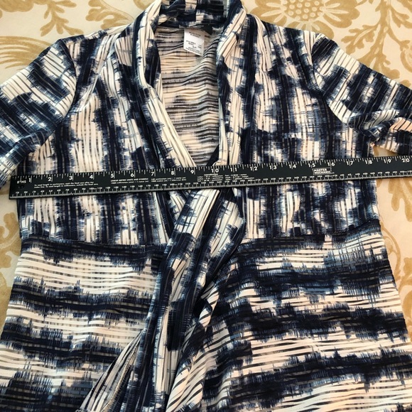 Libra Drapey Open Cardigan - Picture 10 of 11